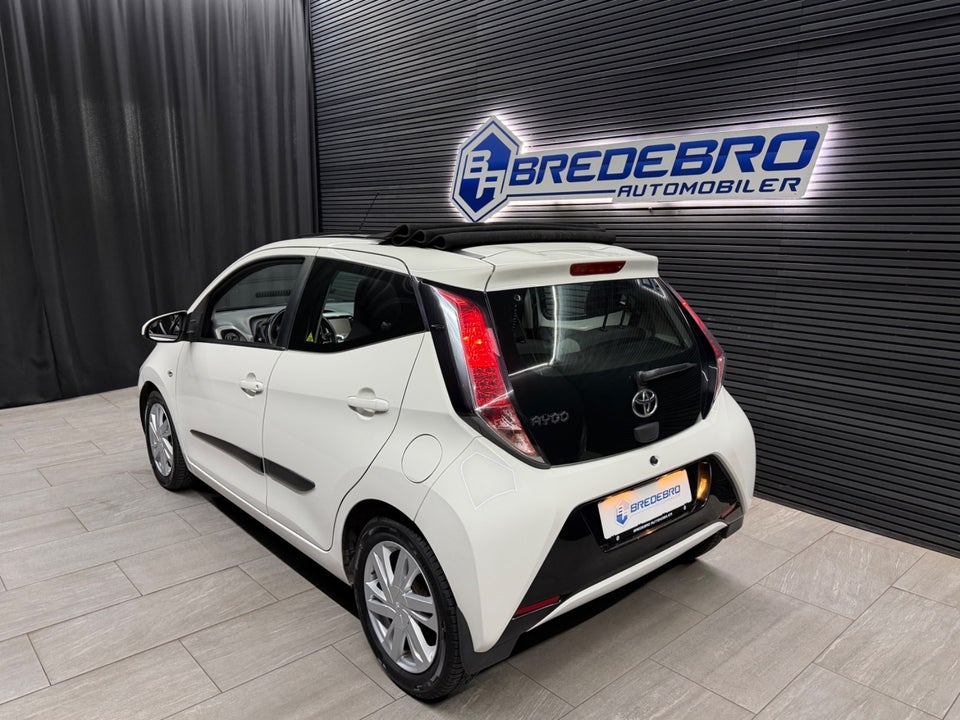 Toyota Aygo 1,0 VVT-i x-wave Sky 5d