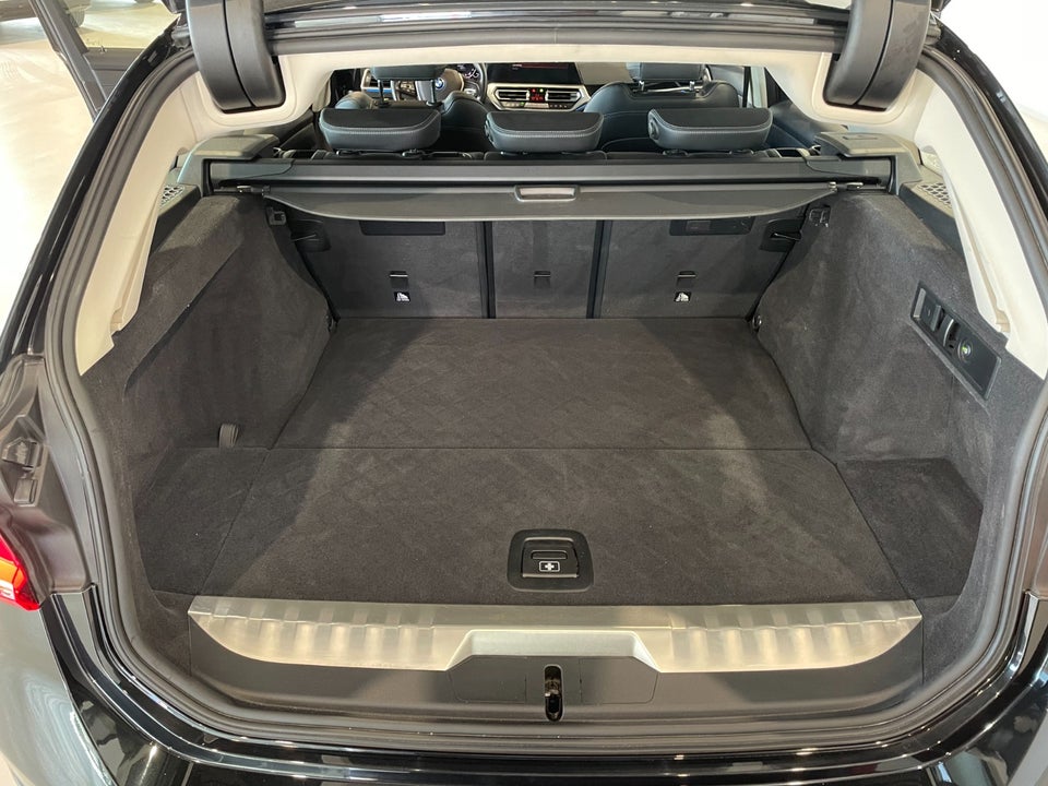 BMW 330e 2,0 Touring Sport Line aut. 5d