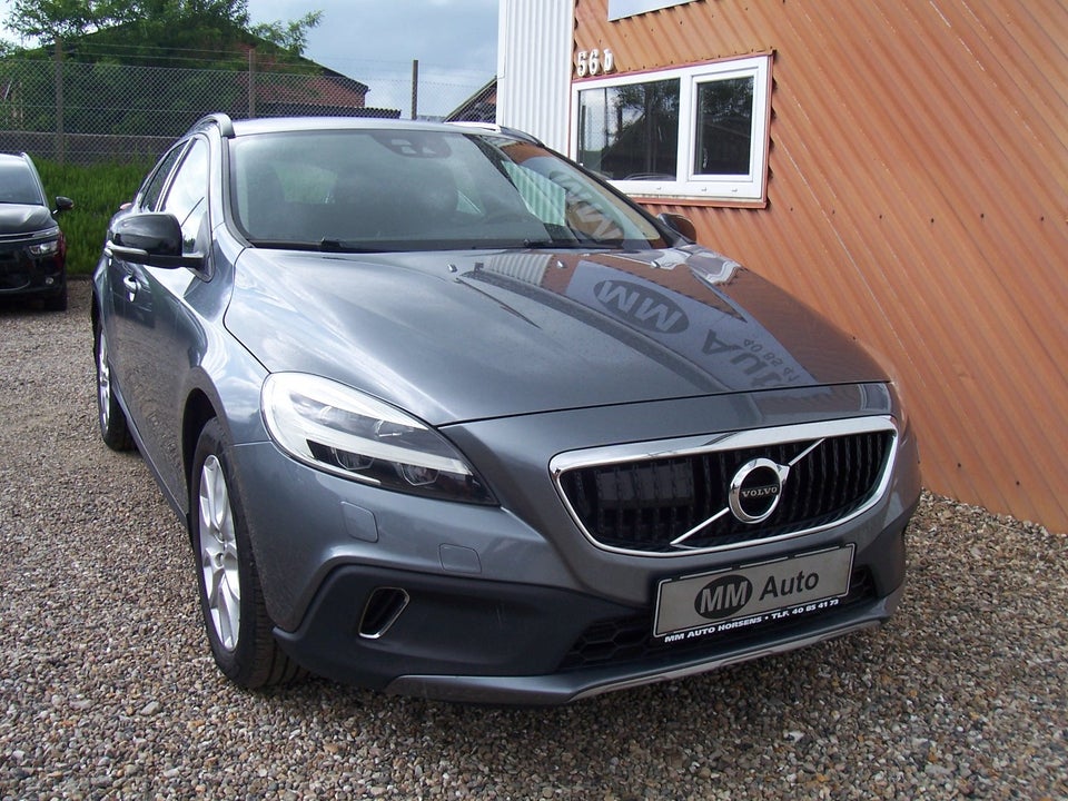 Volvo V40 CC 2,0 D2 120 Momentum 5d