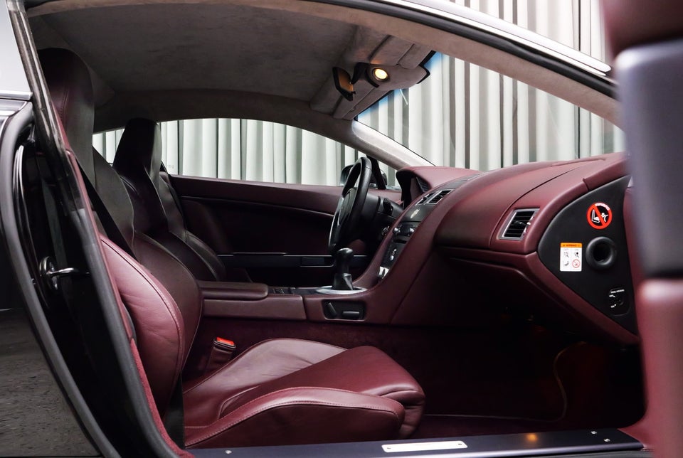 Aston Martin V8 Vantage 4,3 Coupé 2d