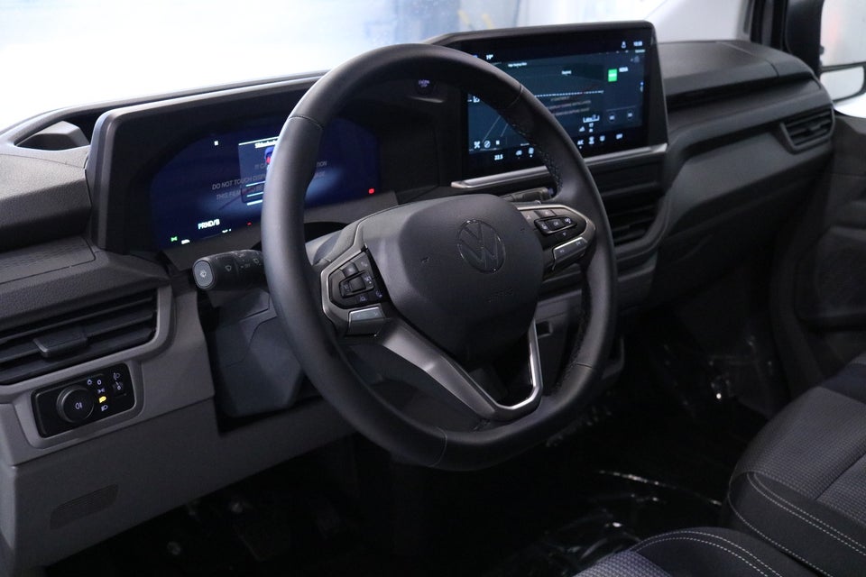 VW e-Caravelle 64 Basis SWB