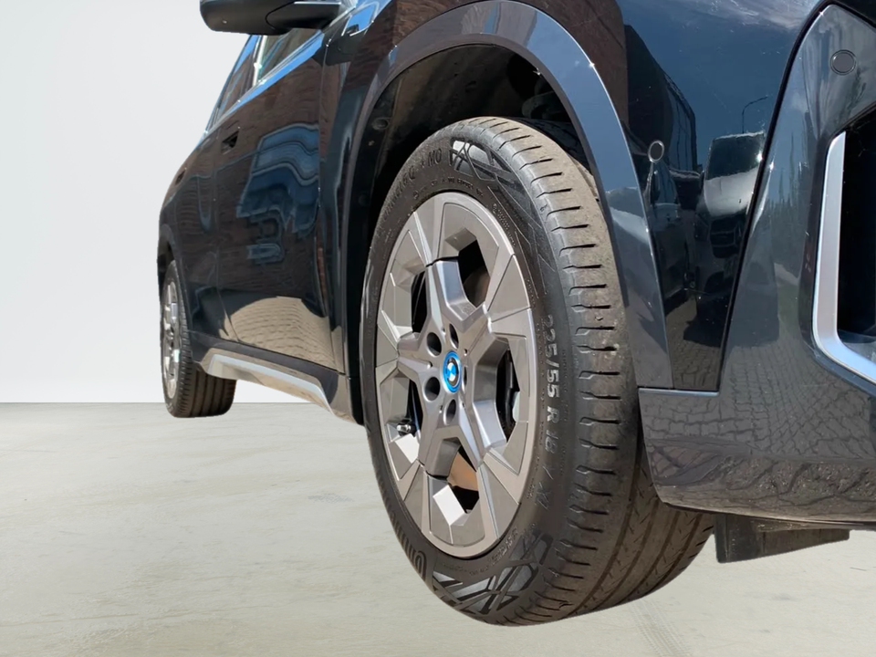 BMW iX1 eDrive20 X-Line 5d