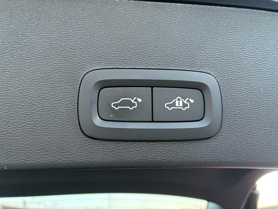 Volvo XC40 P6 ReCharge Plus 5d