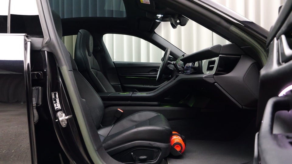 Porsche Taycan 4d