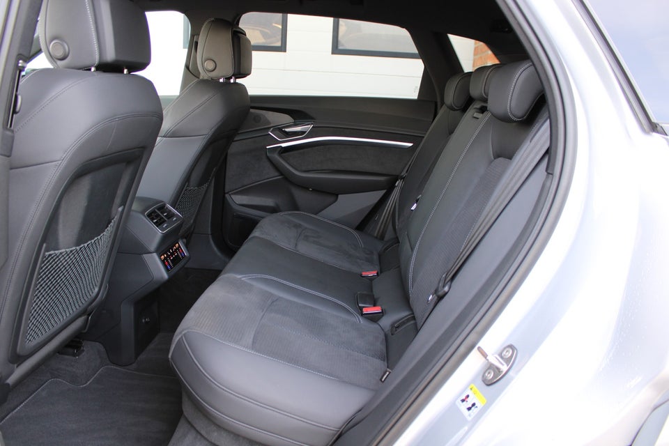 Audi e-tron 55 S-line quattro 5d