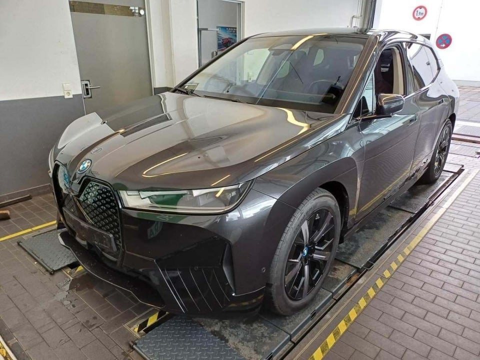 BMW iX xDrive40 Sport 5d