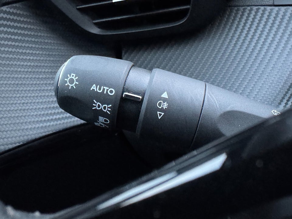 Peugeot 208 1,2 PureTech 100 Allure Pack 5d