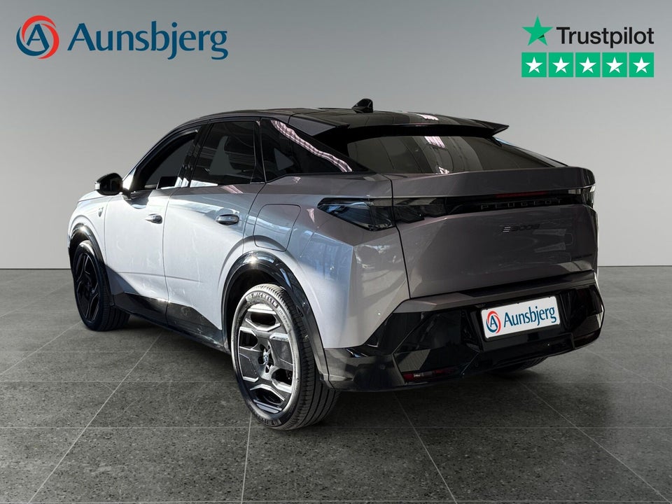 Peugeot e-3008 101 GT 5d