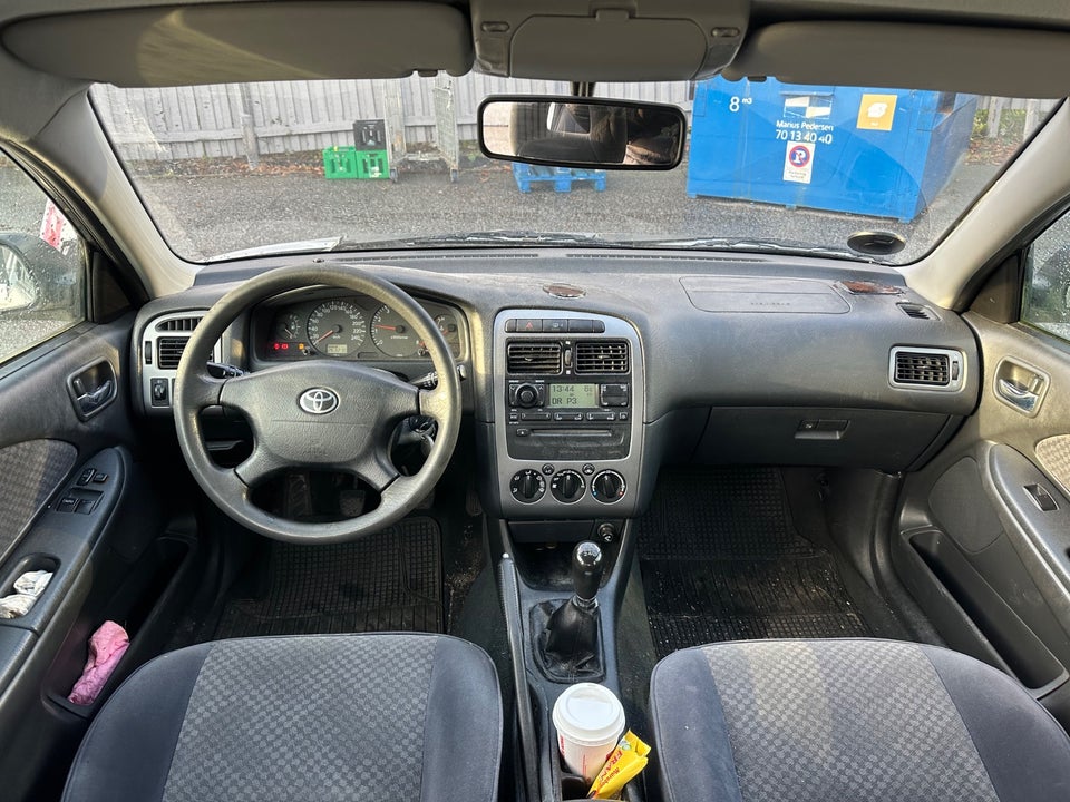 Toyota Avensis 1,6 Terra 4d