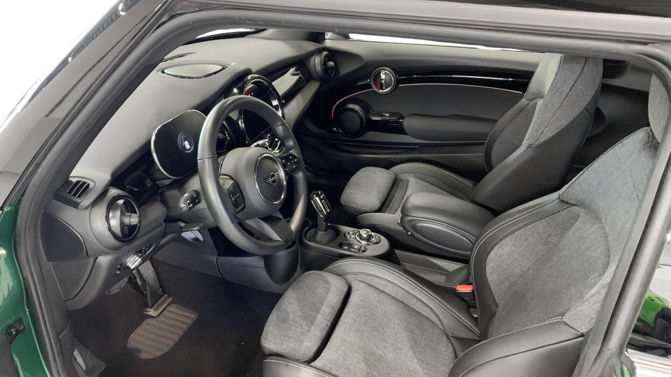 MINI Cooper SE Classic Trim 3d