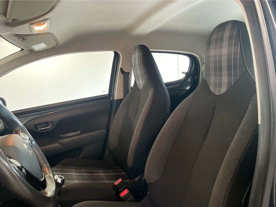 Peugeot 108 1,0 e-VTi 72 Infinity 5d