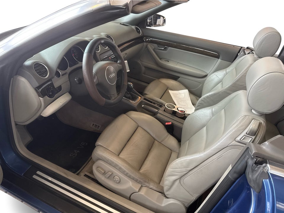 Audi A4 2,4 V6 Cabriolet 2d