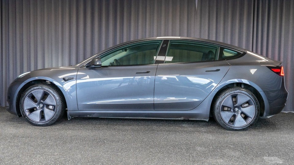 Tesla Model 3 RWD 4d