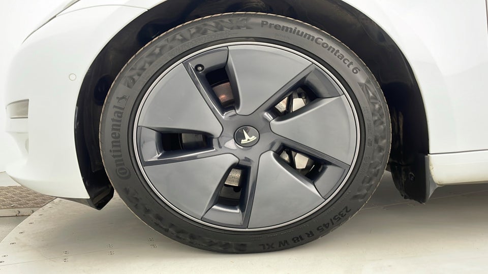 Tesla Model 3 Long Range AWD 4d