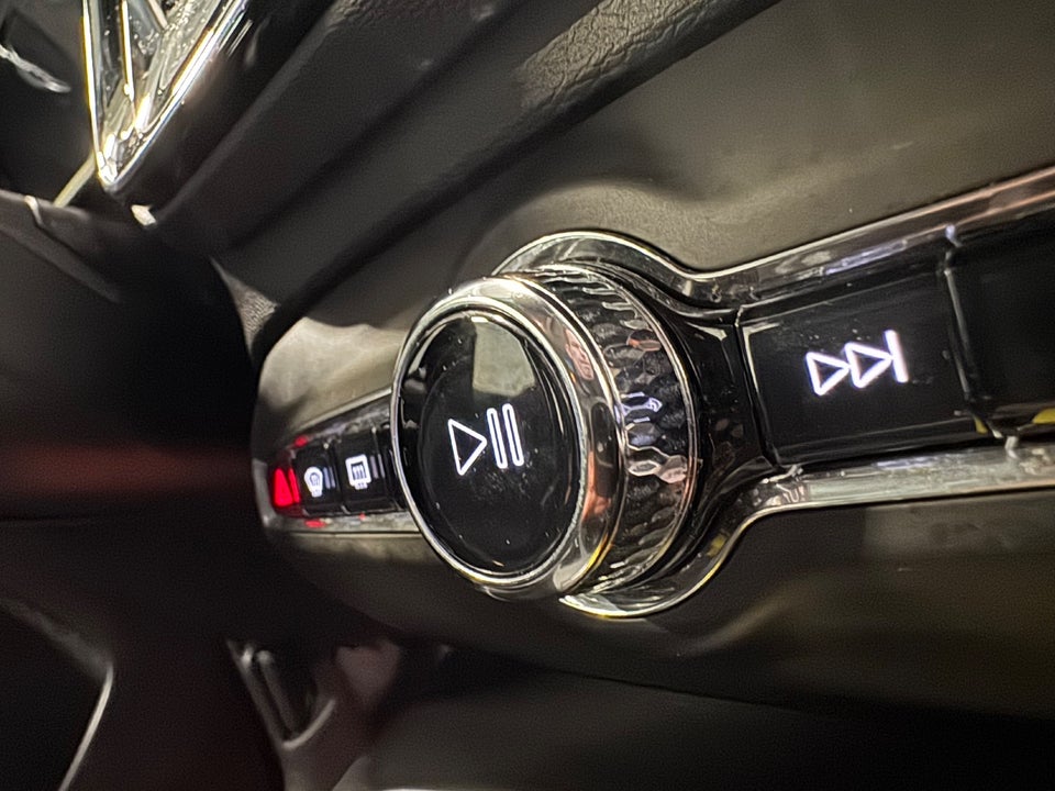 Volvo XC40 1,5 T4 ReCharge R-Design aut. 5d