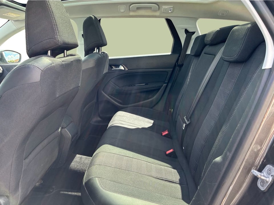 Peugeot 308 1,2 e-THP 130 Allure Sky SW 5d