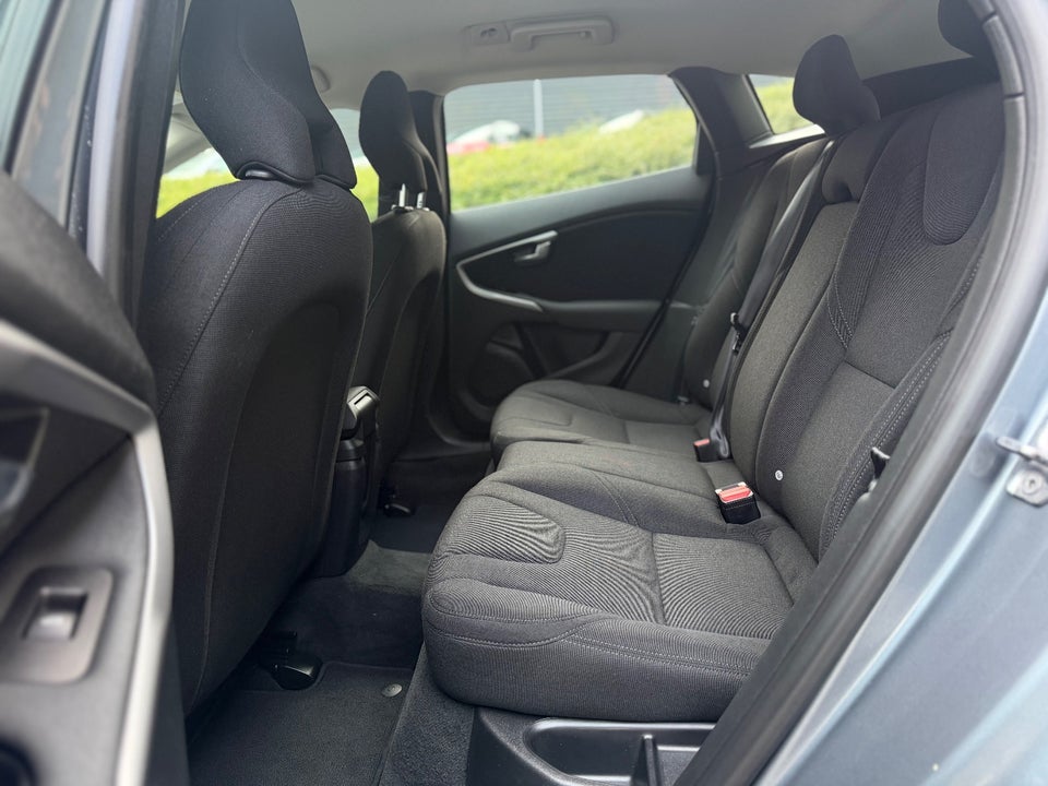 Volvo V40 2,0 D2 120 Business Advanced 5d