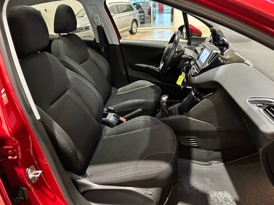 Peugeot 208 1,5 BlueHDi 100 Infinity Sky 5d