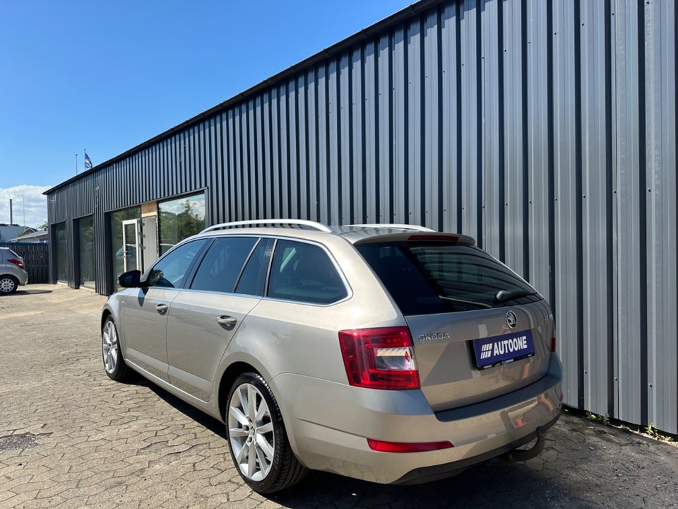 Skoda Octavia 1,6 TDi 110 Tour de France Combi 5d