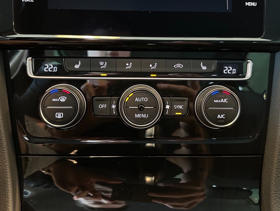 VW Golf VII 1,5 TSi 150 Highline 5d