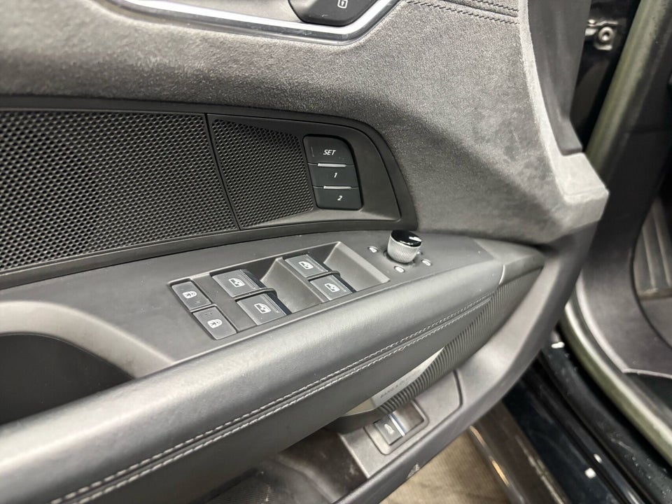 Audi e-tron GT quattro 4d