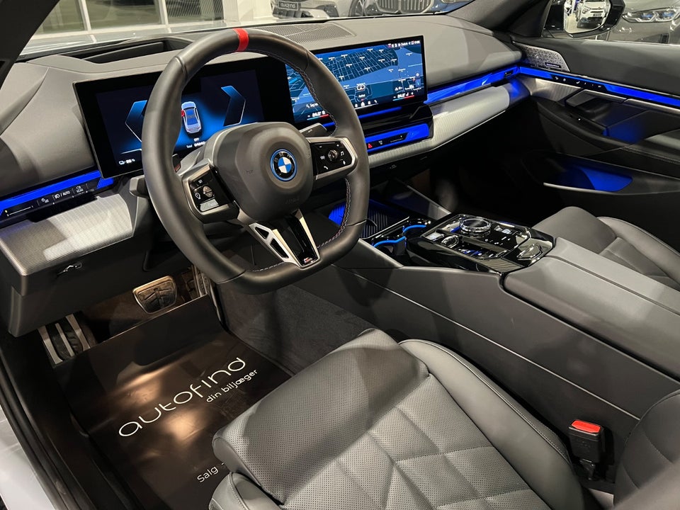BMW i5 M60 xDrive 4d