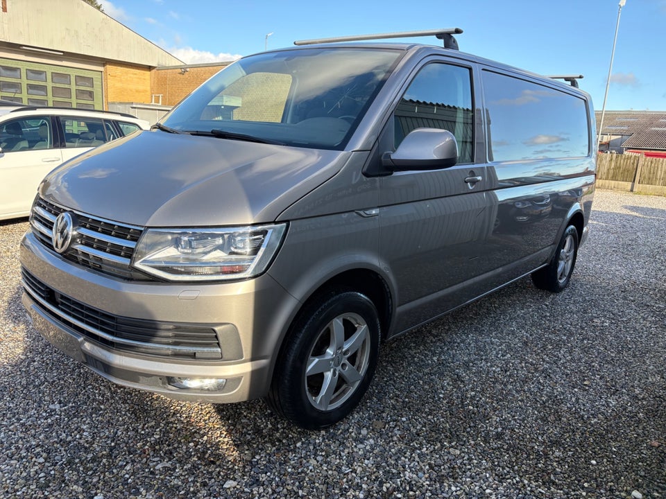 VW Transporter 2,0 TDi 150 Kassevogn lang