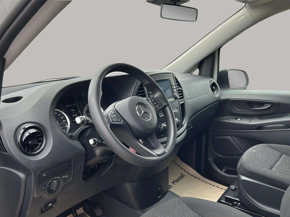 Mercedes eVito 129 Tourer PRO L Van