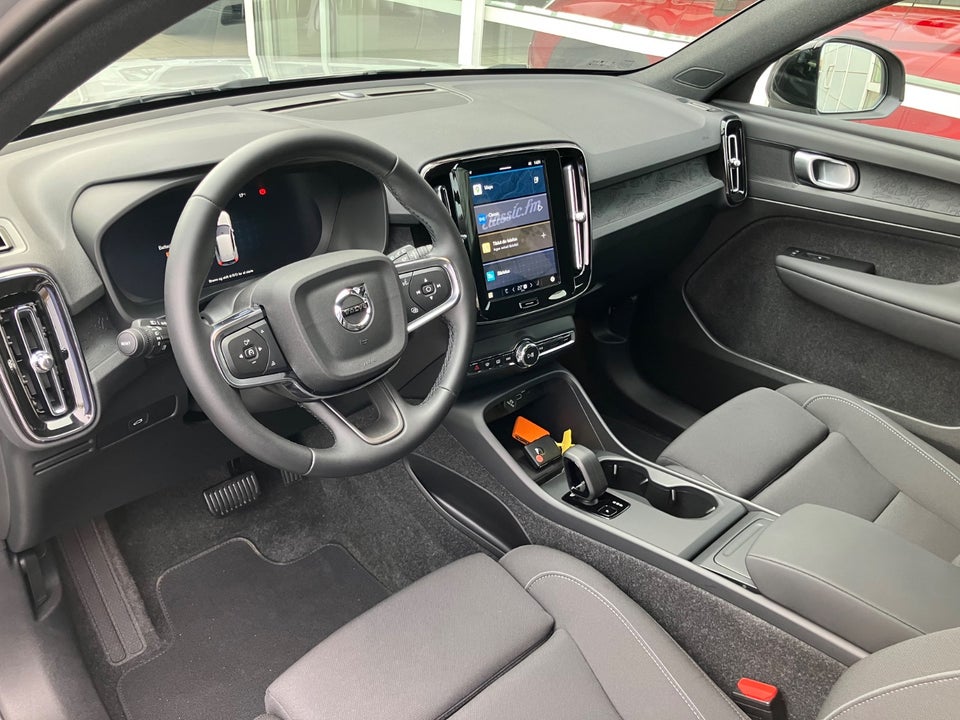 Volvo EX40 Extended Range Plus 5d