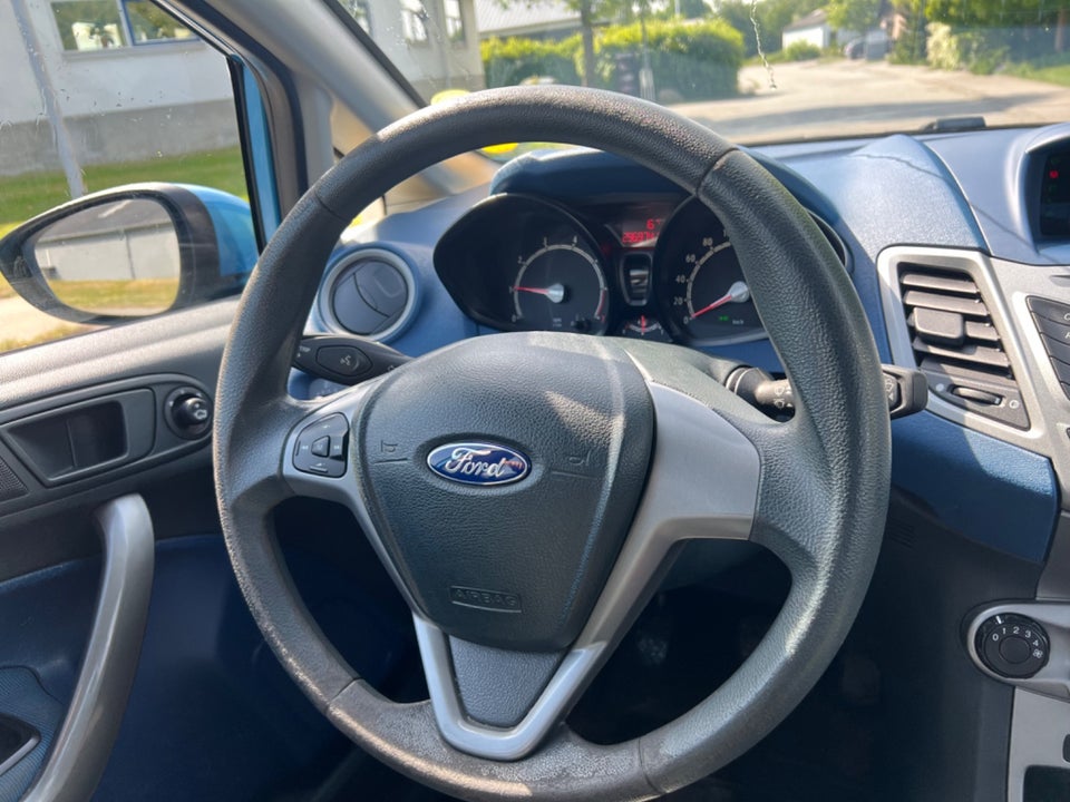 Ford Fiesta 1,25 82 Ambiente 5d