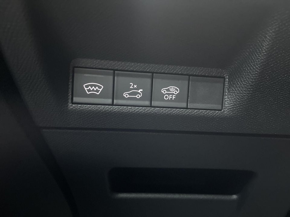 Peugeot e-3008 77 GT 5d