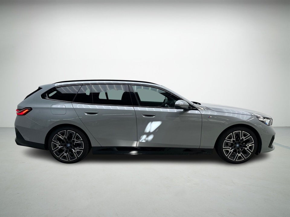 BMW i5 eDrive40 Touring M-Sport 5d