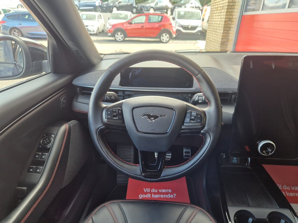 Ford Mustang Mach-E 98 Extended Range AWD 5d