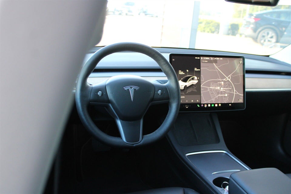 Tesla Model 3 Long Range AWD 4d