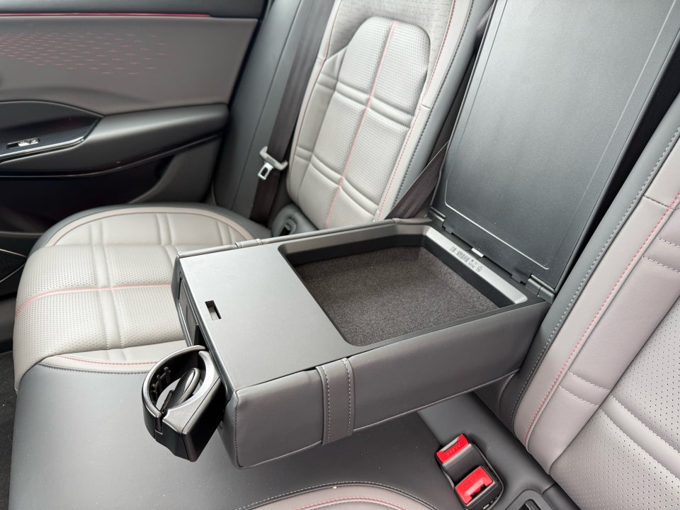 Hongqi EH7 111 Exclusive 4d