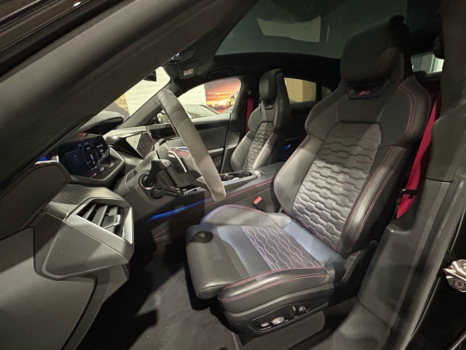 Audi RS e-tron GT quattro 4d