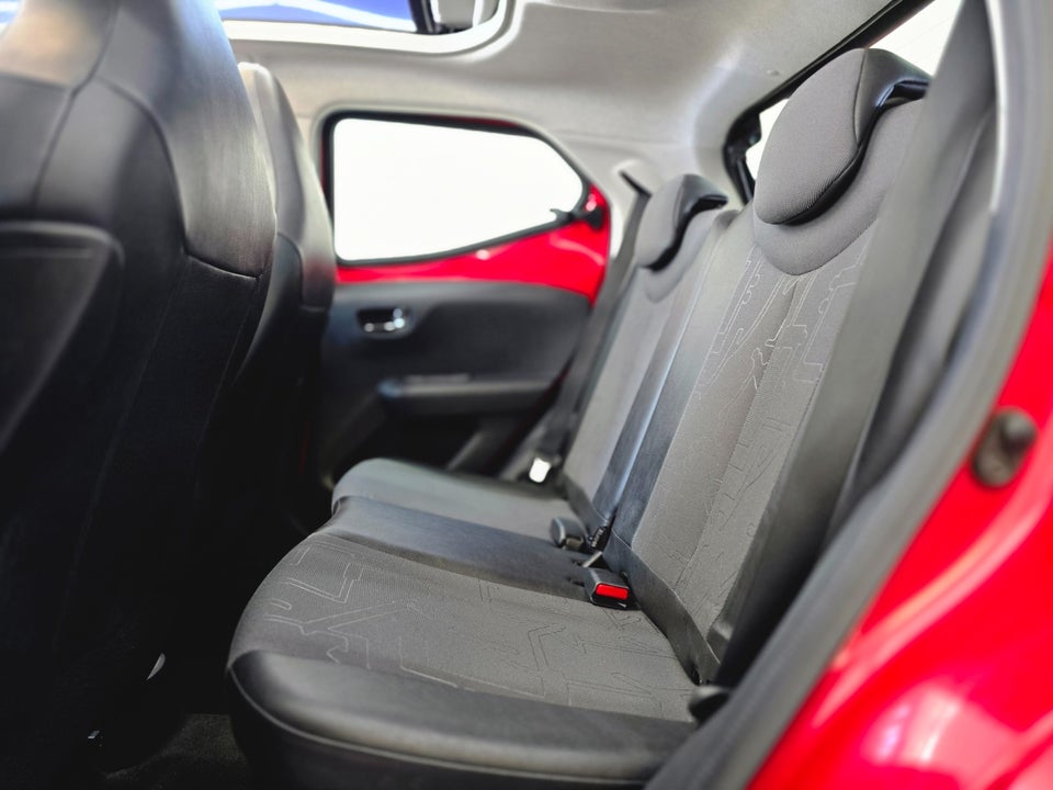 Toyota Aygo 1,0 VVT-i x-wave Sky 5d