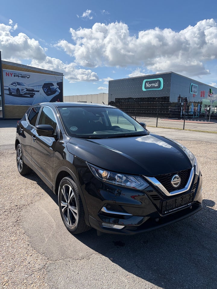 Nissan Qashqai 1,3 Dig-T 140 N-Connecta 5d
