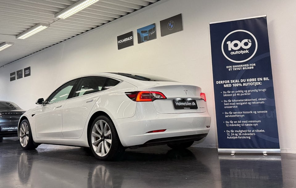 Tesla Model 3 Long Range AWD 4d