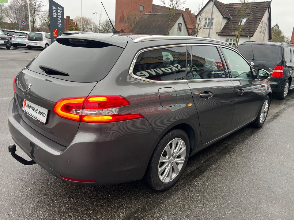Peugeot 308 1,5 BlueHDi 130 Style SW 5d