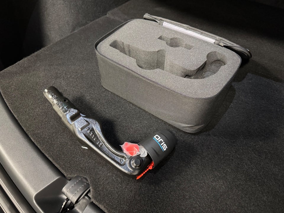 Tesla Model Y Long Range AWD 5d