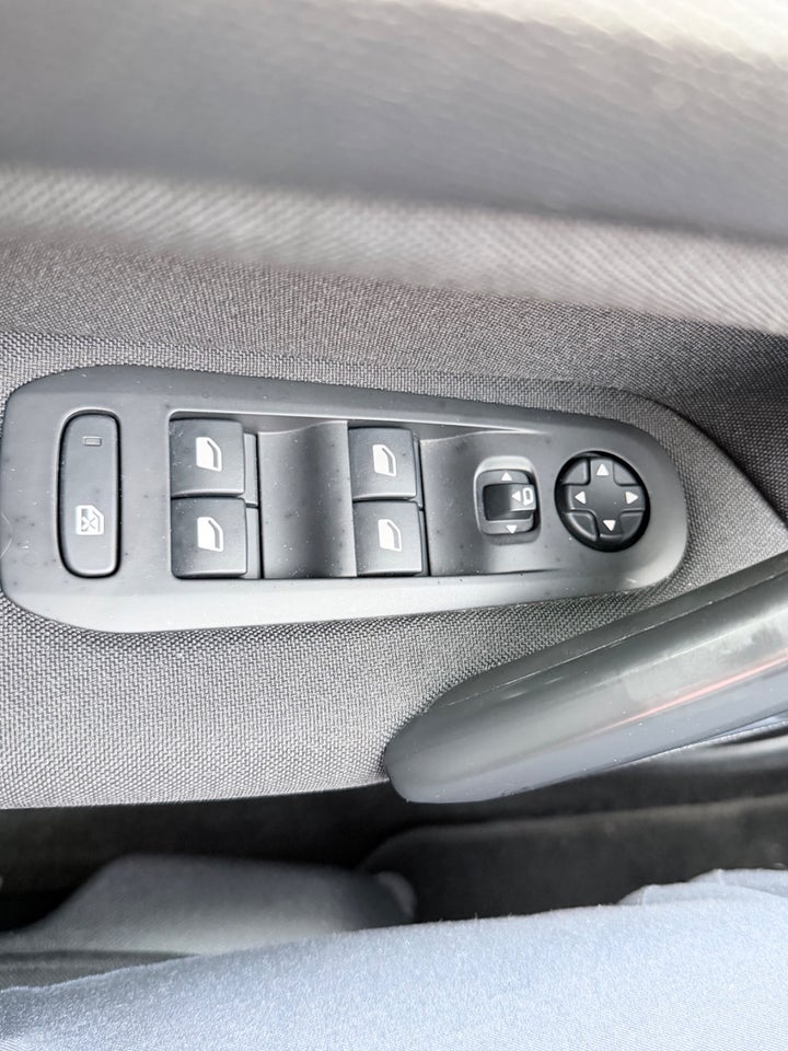 Peugeot 308 1,5 BlueHDi 130 Prestige 5d