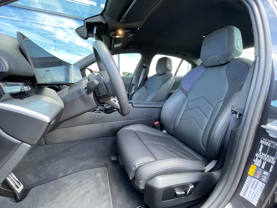 BMW i5 eDrive40 M-Sport 4d
