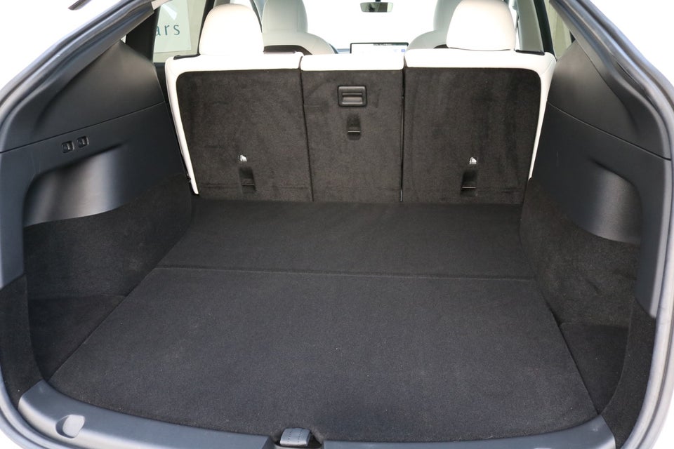 Tesla Model Y Long Range AWD 5d