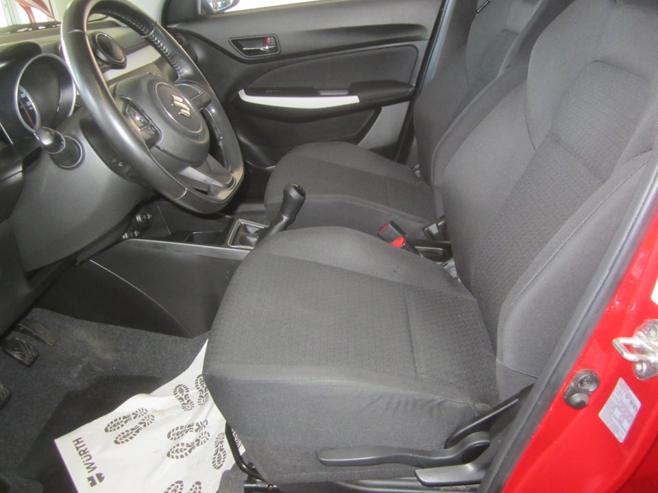 Suzuki Swift 1,2 Dualjet Club 5d