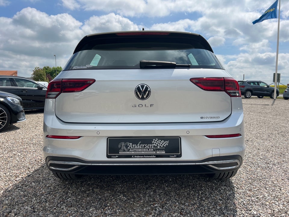 VW Golf VIII 1,4 eHybrid DSG 5d