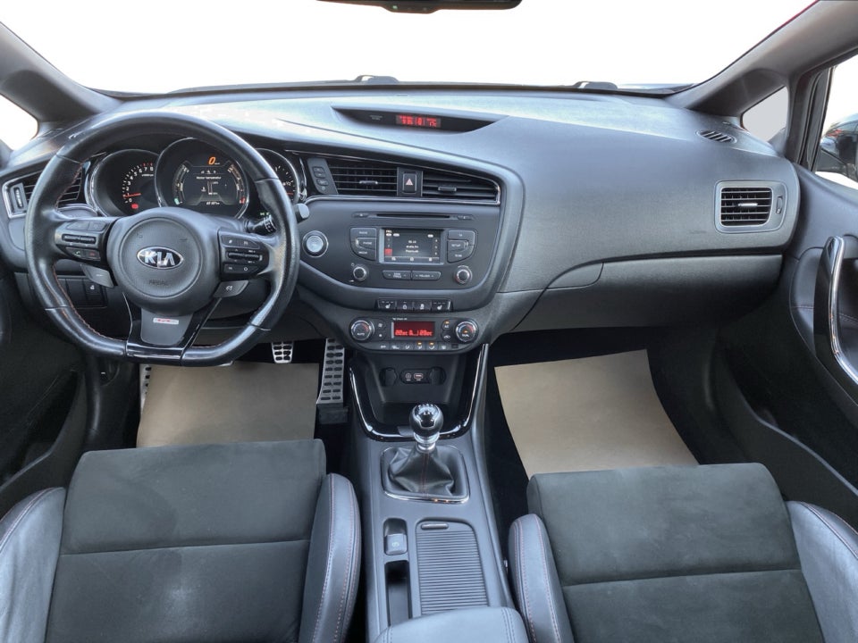 Kia Ceed 1,6 T-GDi GT Advance 5d