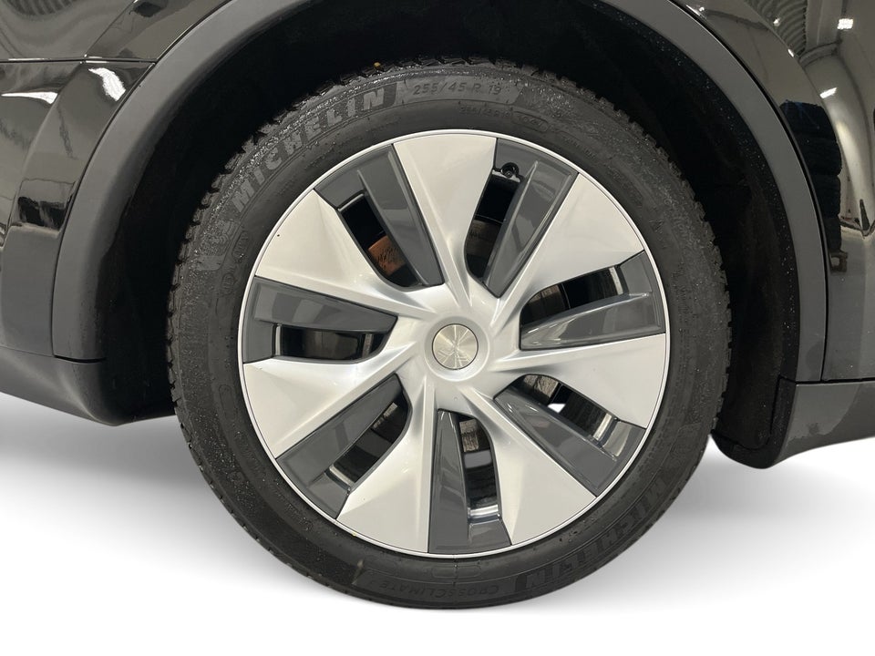 Tesla Model Y RWD 5d