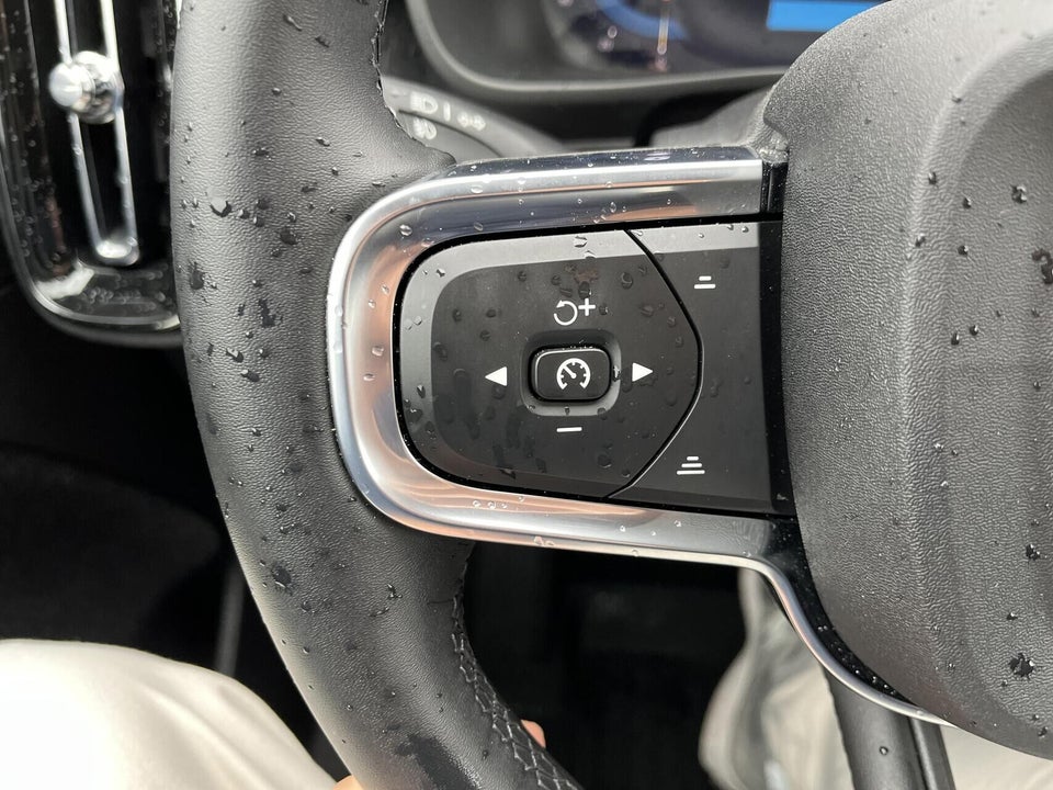 Volvo EX40 Extended Range Plus 5d