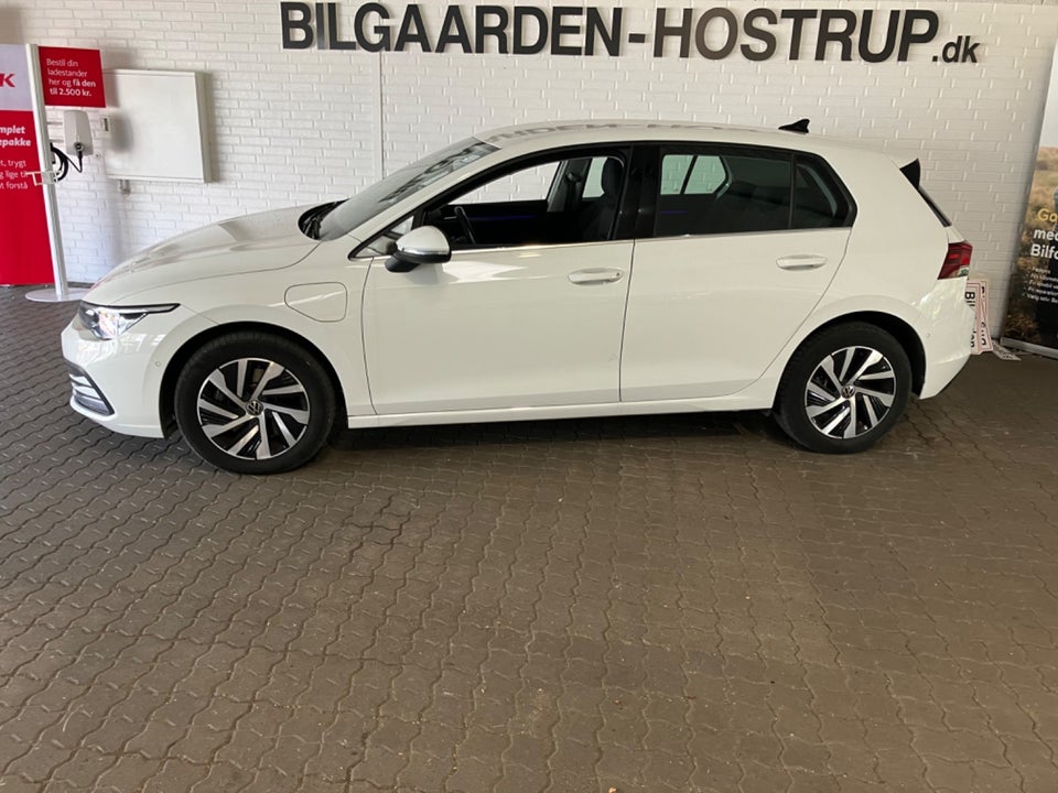 VW Golf VIII 1,4 eHybrid DSG 5d